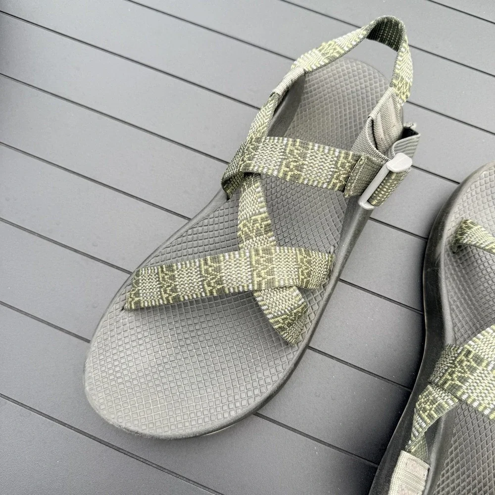 Chaco Shoes Mens Size 11 Gray Strap Sandals Adjustable Buckle Hiking Outdoor